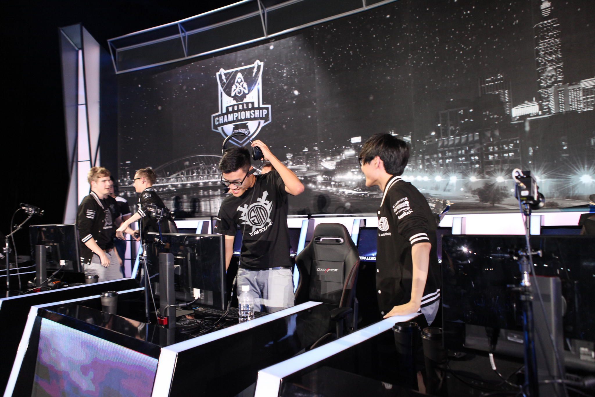 战马能量杯海选赛杭州10月8日电竞巅峰对决-小艾电竞