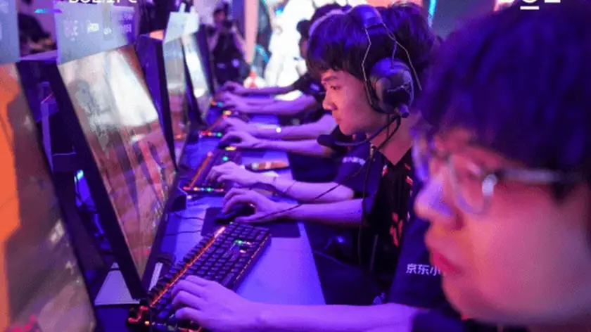 全球流战术解析：英雄联盟全球流中卡牌大师大招、慎大招传送与永恒梦魇关灯突袭的实战应用-小艾电竞